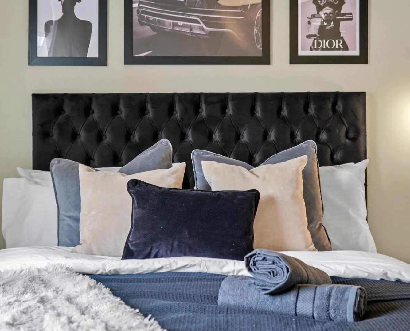 Exquisite Georgian Apartment With Reserved Parking Wakefield 0*,  Birleşik Krallık