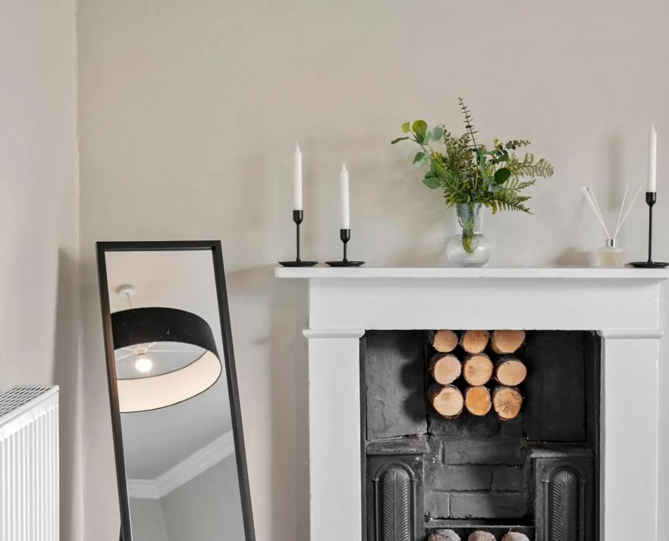 Exquisite Georgian Apartment With Reserved Parking Wakefield